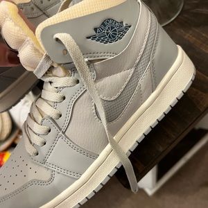 Nike Hightops. Size 7 never worn